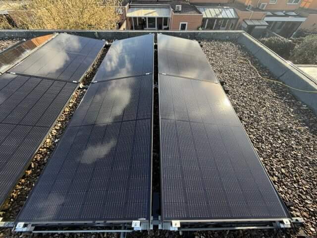 Zonnepanelen reinigen na